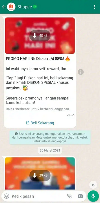 Screenshot testimoni jamaah mengenai pelayanan MADINA Tours